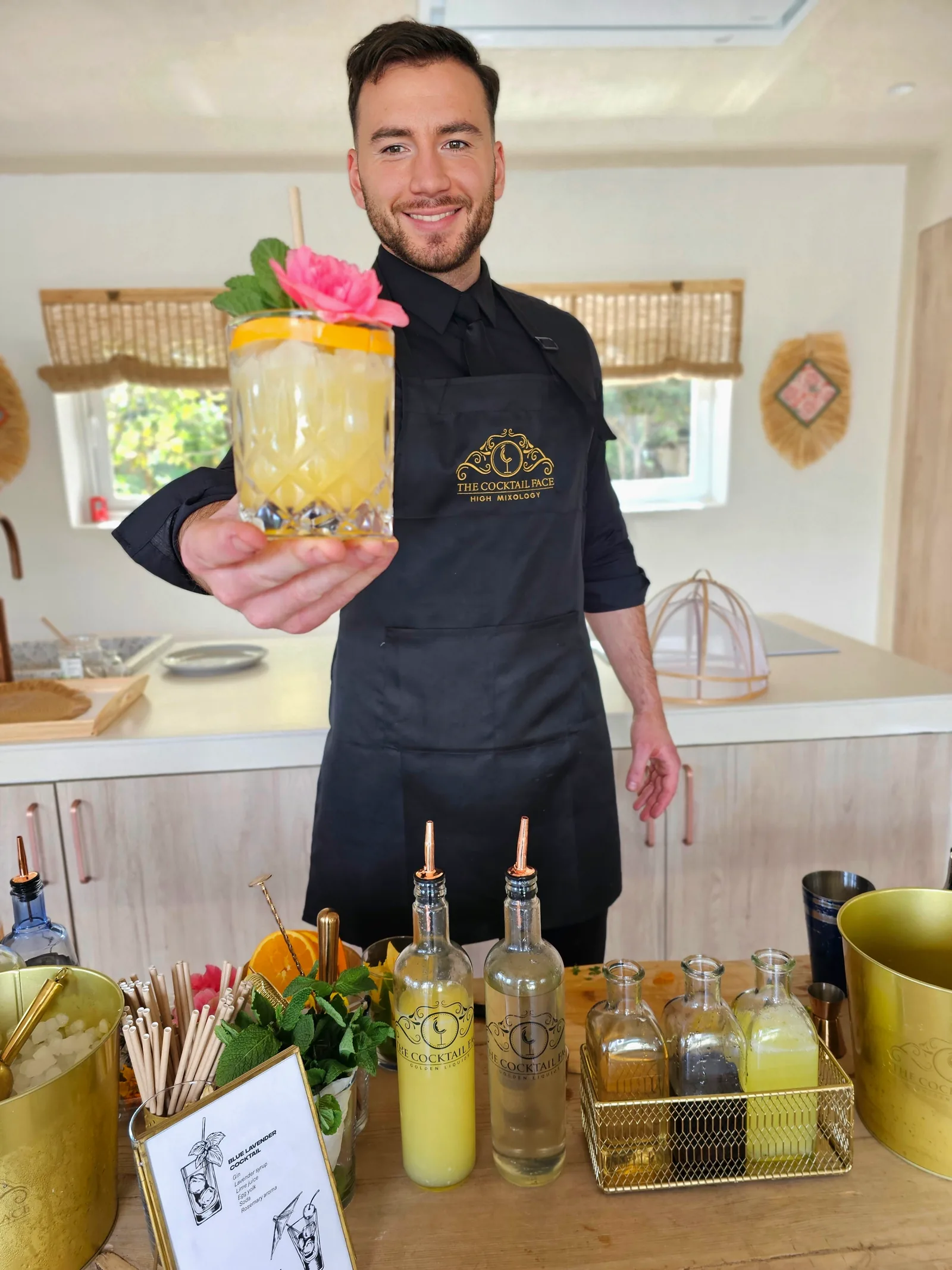 Barra de cervezas, vinos y refrescos de la Soft Bar